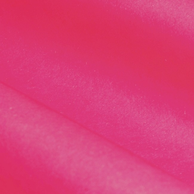 Cerise roze zeer sterk mg zijdevloei 30 grm water - en kleurvast.
 