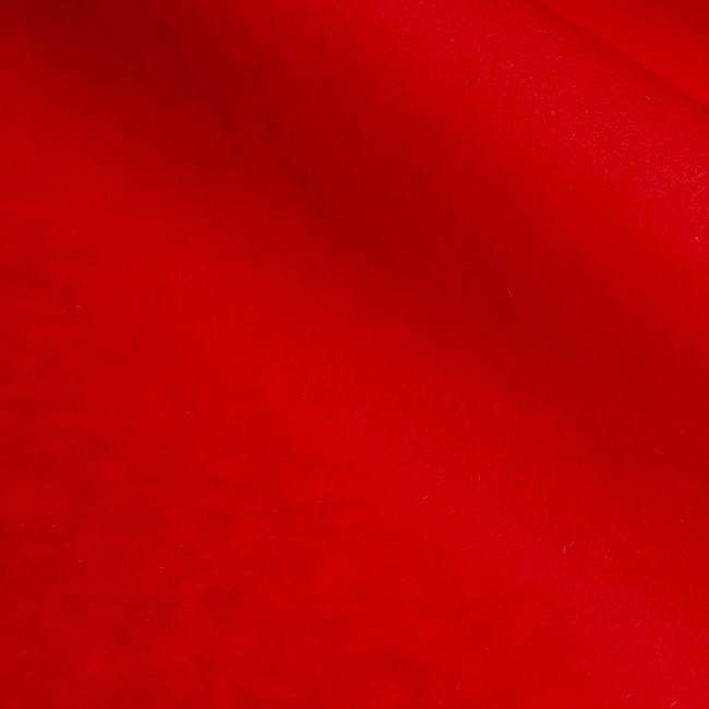 Rood zeer sterk mg zijdevloei 30 grm water - en kleurvast.
 